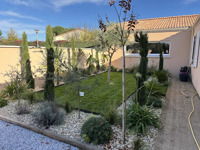 Jardin structuré et végétalisé
