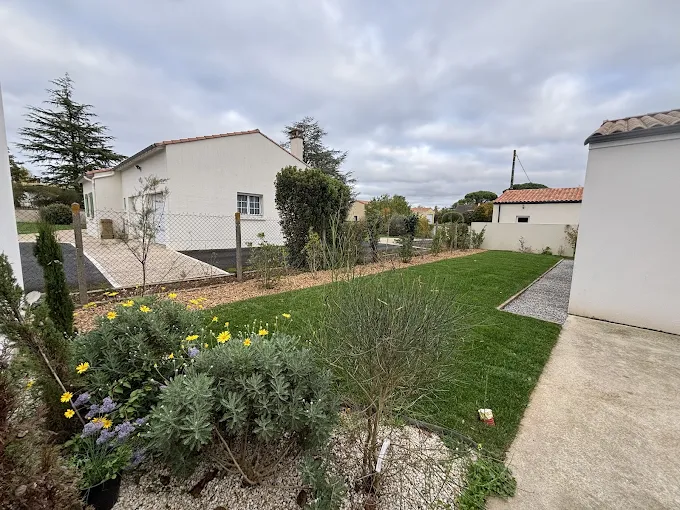 Pelouse et bordures minérales